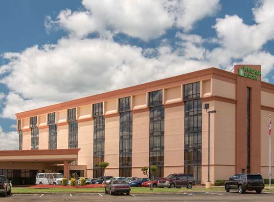 Wyndham Garden Texarkana allows check-in for 18 year-old guests