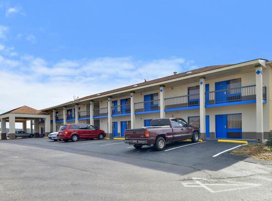 Americas Best Value Inn Bishopville allows check-in for 18 year-old guests