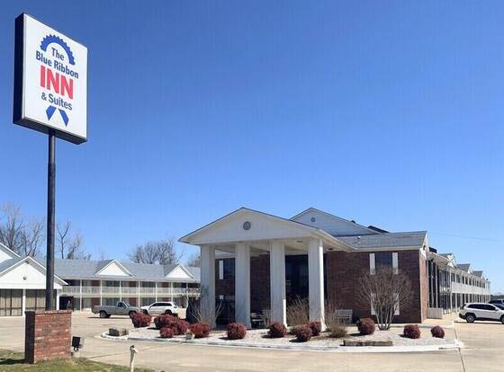 Blue Ribbon Inn and Suites allows check-in for 18 year-old guests