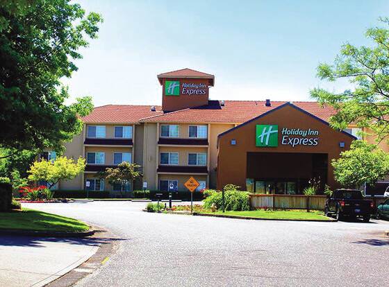 Holiday Inn Express Portland East - Troutdale, an IHG Hotel allows check-in for 18 year-old guests