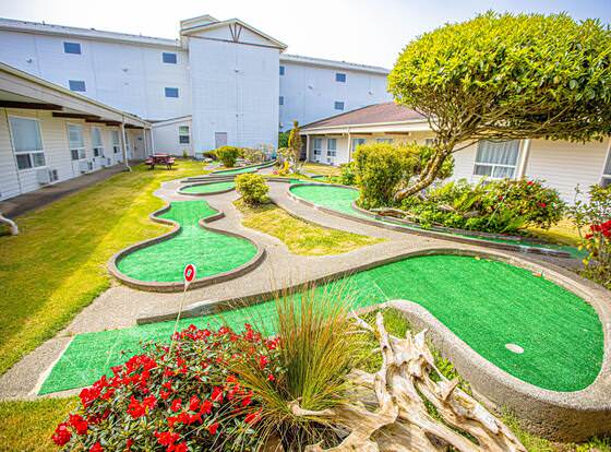 Ocean Paradise Hotel and Resort allows check-in for 18 year-old guests