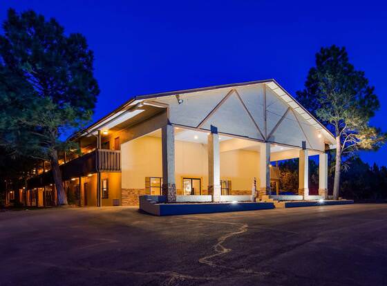 Best Western Pine Springs Inn allows check-in for 18 year-old guests