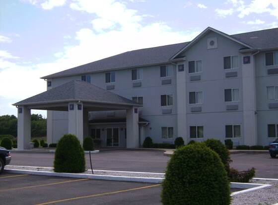 Astoria Inn allows check-in for 18 year-old guests