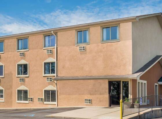 Super 8 by Wyndham Columbus allows check-in for 18 year-old guests