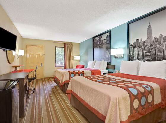 Super 8 by Wyndham Forest Park allows check-in for 18 year-old guests