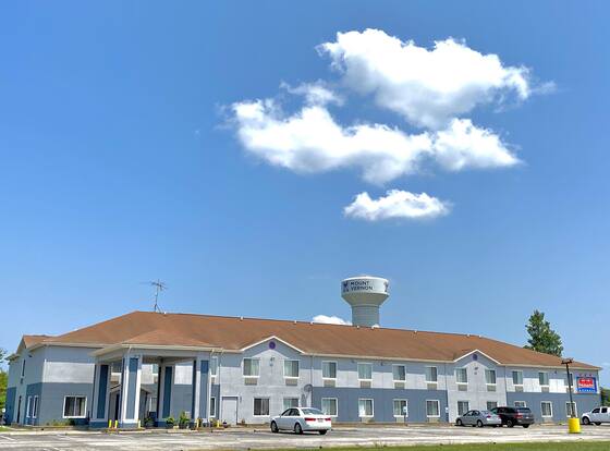 FairBridge Inn Express Mount Vernon allows check-in for 18 year-old guests