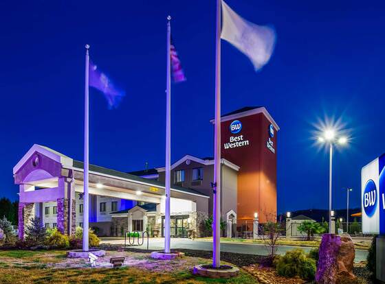 Best Western Travelers Rest Greenville allows check-in for 18 year-old guests