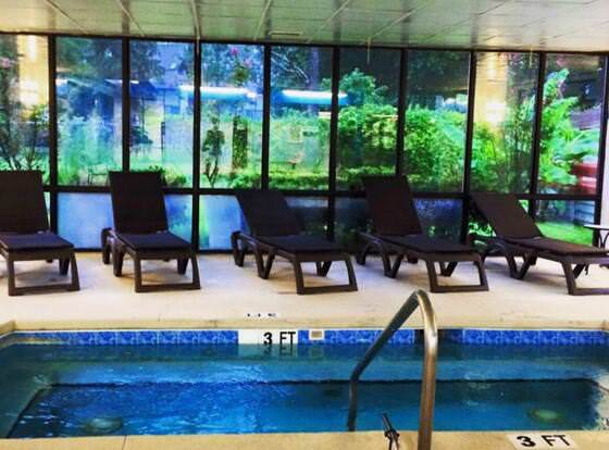 G Piknik at the Beach Right allows check-in for 18 year-old guests