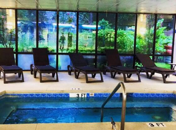 Korner Kottage Right allows check-in for 18 year-old guests