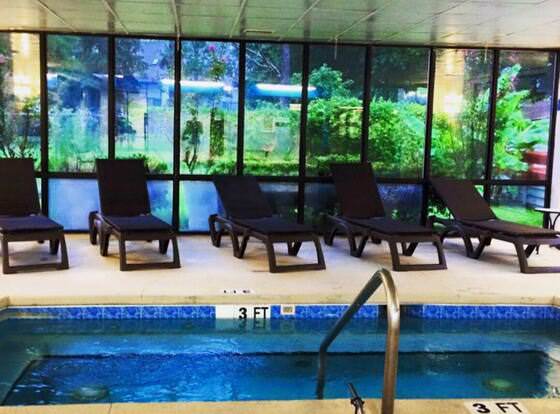 CG Beach Bungalow #1 allows check-in for 18 year-old guests