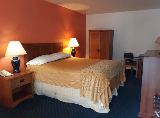 Stay Express Inn Hamilton allows check-in for 18 year-old guests