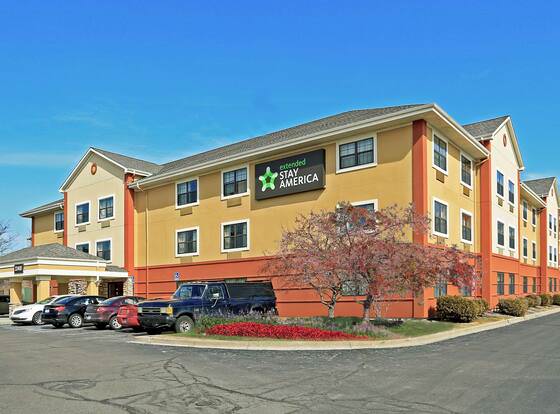 Extended Stay America Suites Detroit Sterling Heights allows check-in for 18 year-old guests