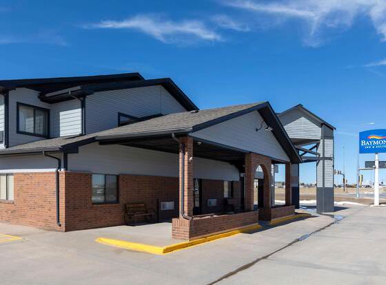 Baymont by Wyndham Spearfish allows check-in for 18 year-old guests