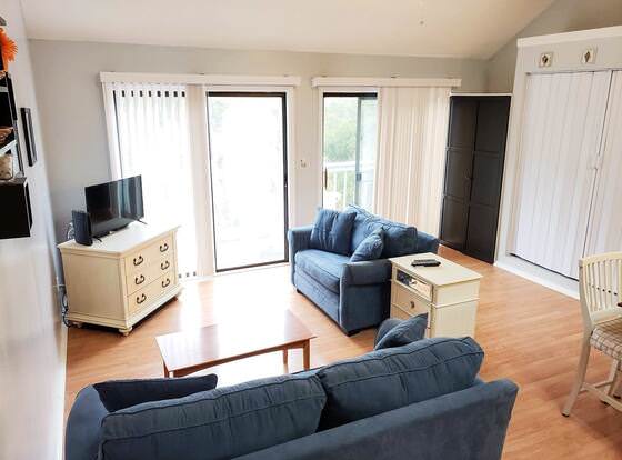 Plantation 2H allows check-in for 18 year-old guests