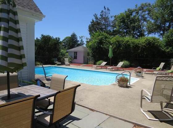 333 Old Harbor Road - Four Bedroom Home allows check-in for 18 year-old guests