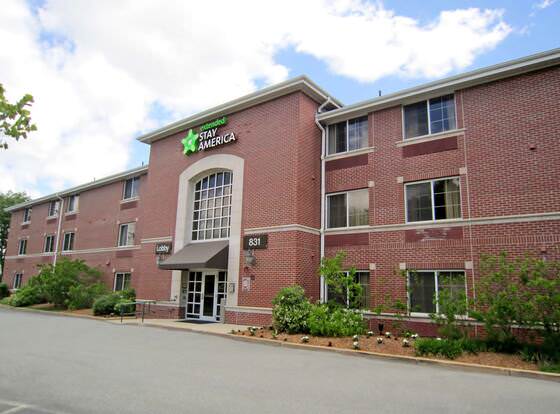 Extended Stay America Suites Boston Woburn allows check-in for 18 year-old guests