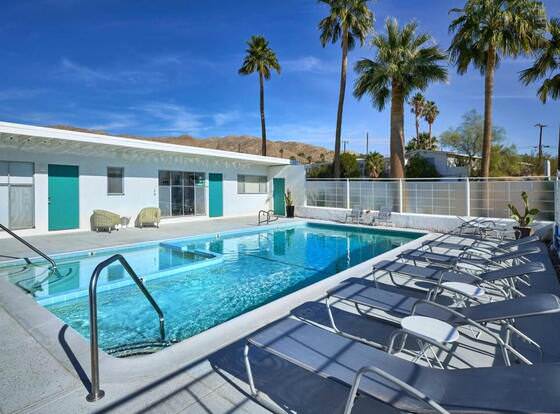 Sagewater Resort and Spa - Adult Only allows check-in for 18 year-old guests