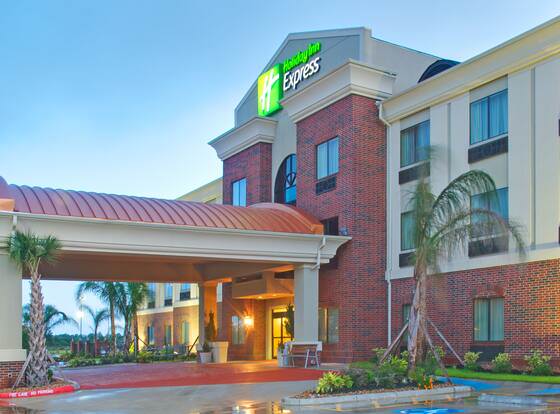 Holiday Inn Express Hotel & Suites Winnie, an IHG Hotel allows check-in for 18 year-old guests