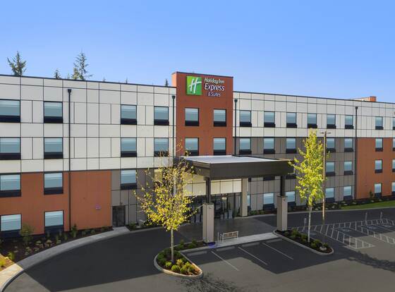 Holiday Inn Express Hotel & Suites Puyallup (Tacoma Area), an IHG Hotel allows check-in for 18 year-old guests