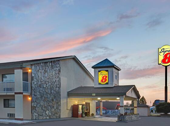 Super 8 by Wyndham Shelby allows check-in for 18 year-old guests