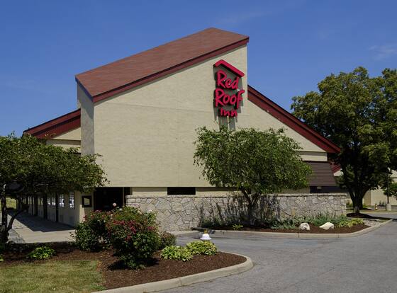 Red Roof Inn Toledo - Maumee allows check-in for 18 year-old guests