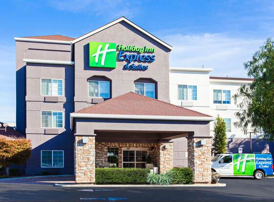 Holiday Inn Express Hotel & Suites Oakland-Airport, an IHG Hotel allows check-in for 18 year-old guests