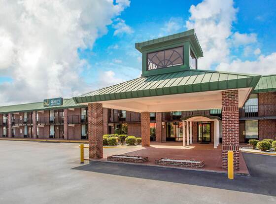 Quality Inn and Suites Vidalia allows check-in for 18 year-old guests