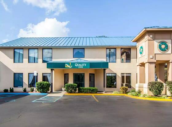 Quality Inn allows check-in for 18 year-old guests