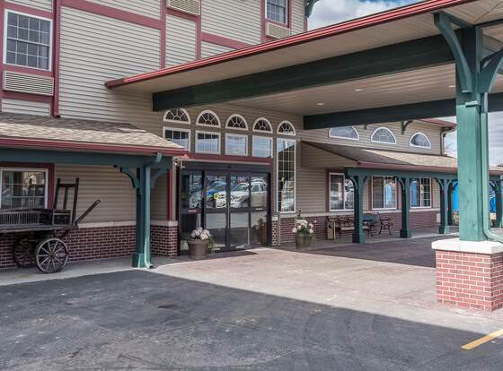 Comfort Inn Marshall Station allows check-in for 18 year-old guests