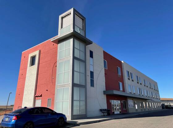 Baymont by Wyndham Williston allows check-in for 18 year-old guests