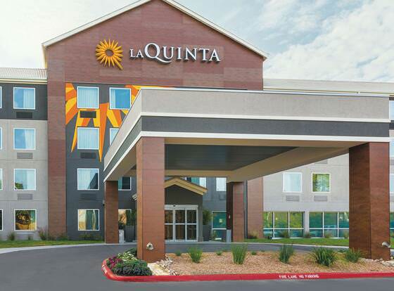 La Quinta Inn & Suites by Wyndham Austin Round Rock allows check-in for 18 year-old guests