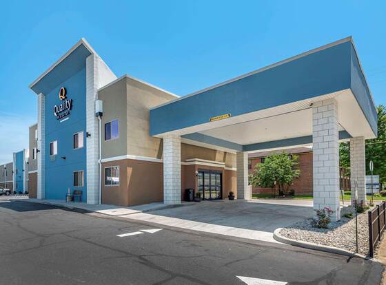 Quality Inn & Suites Evansville Downtown allows check-in for 18 year-old guests