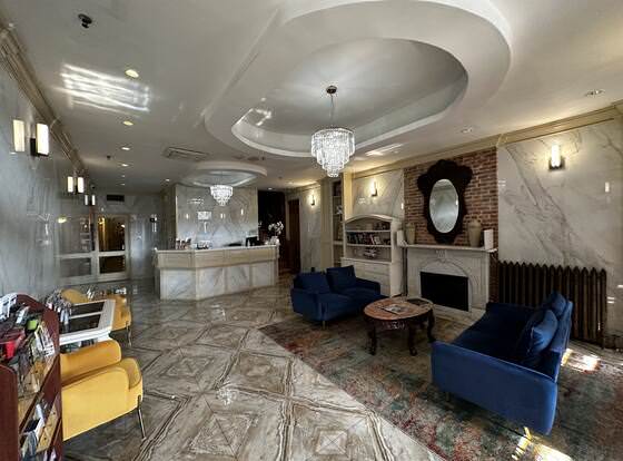 Da Vinci Hotel allows check-in for 18 year-old guests