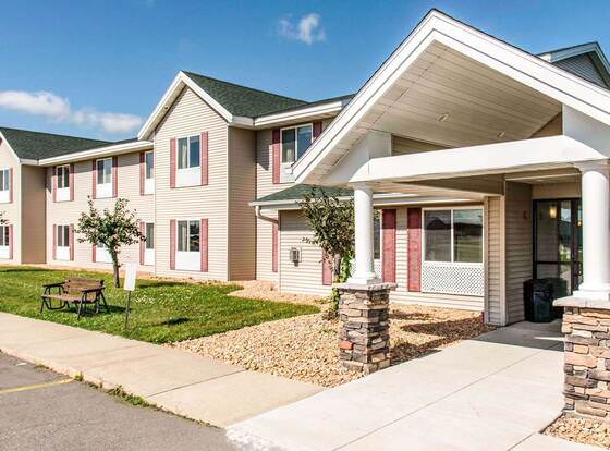 Travelers Lodge & Suites allows check-in for 18 year-old guests