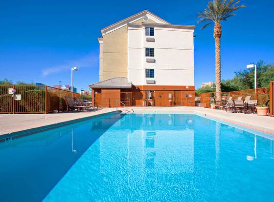 Sonesta Simply Suites Las Vegas Convention Center allows check-in for 18 year-old guests