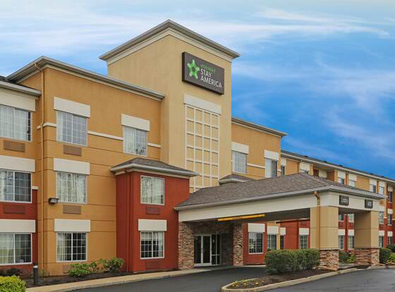 Extended Stay America Suites Philadelphia King of Prussia allows check-in for 18 year-old guests