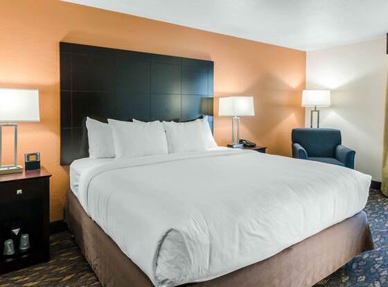 Comfort Inn & Suites allows check-in for 18 year-old guests