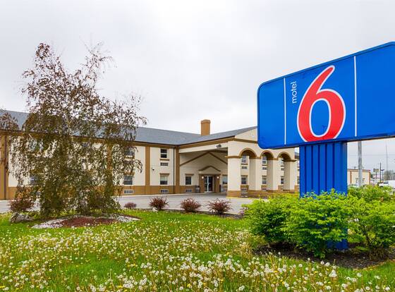 Motel 6 Sidney, OH allows check-in for 18 year-old guests