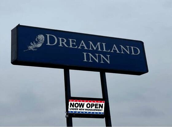 Dreamland Inn allows check-in for 18 year-old guests