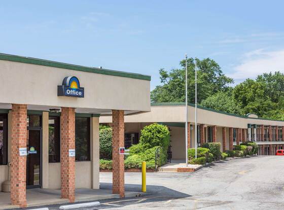 Days Inn by Wyndham Bedford allows check-in for 18 year-old guests