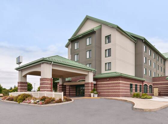 Holiday Inn Express Breezewood, an IHG Hotel allows check-in for 18 year-old guests