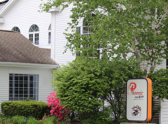 Phoenix Inn Resort allows check-in for 18 year-old guests