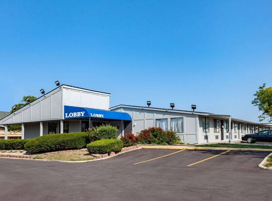 Travelodge by Wyndham Monroe allows check-in for 18 year-old guests