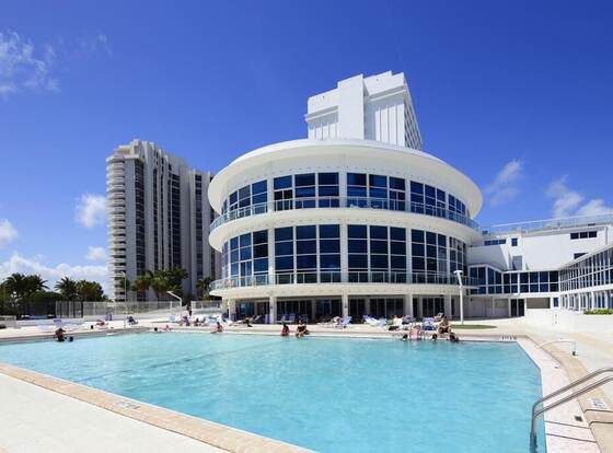 Castle Beach Club Apartments allows check-in for 18 year-old guests