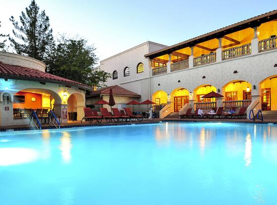 Los Abrigados Resort and Spa allows check-in for 18 year-old guests