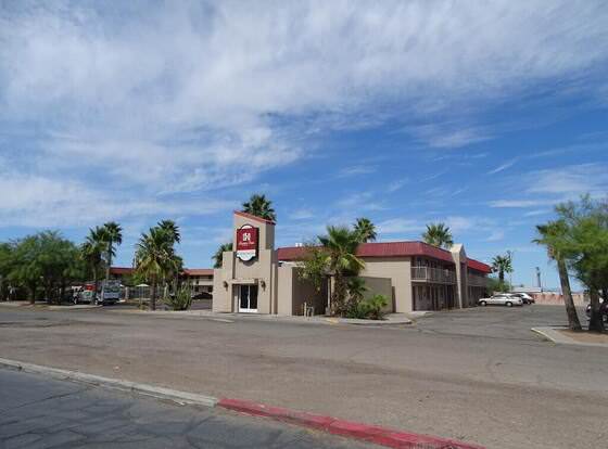 Happy Inn I-10 Eloy and Casa Grande allows check-in for 18 year-old guests