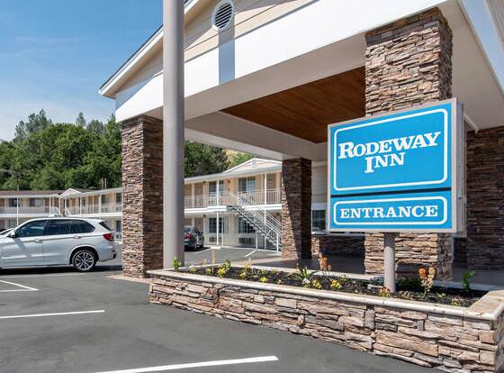 Rodeway Inn North Redding allows check-in for 18 year-old guests