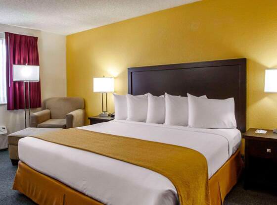 Quality Inn and Suites Eugene - Springfield allows check-in for 18 year-old guests