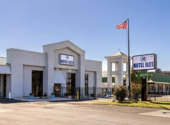 Hotel Elite allows check-in for 18 year-old guests