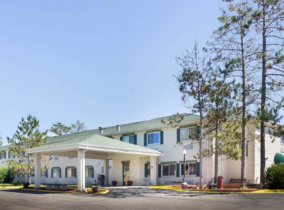 Quality Inn Bemidji allows check-in for 18 year-old guests